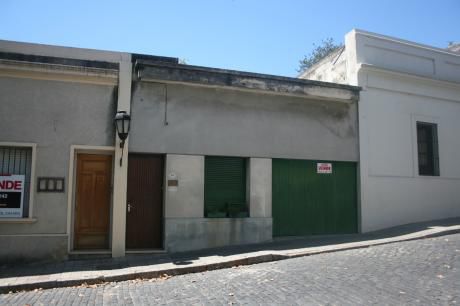 Muy Buena Residencia En Pleno Barrio Historico 4 Dor,