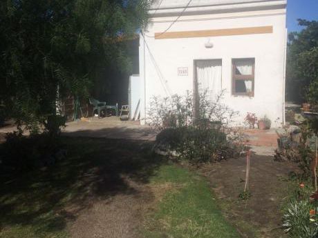 Casa 2 Dorm. Con Garage Y Gran Terreno