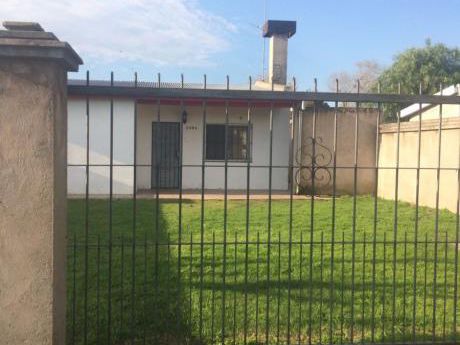 Muy Buena Casa De 3 Dormitorios , Terreno De 500 M2