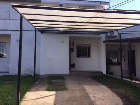 Vivienda En Duplex , 2 Dormitorios Y Baño En Planta Alta, Cocina -com.living P7b