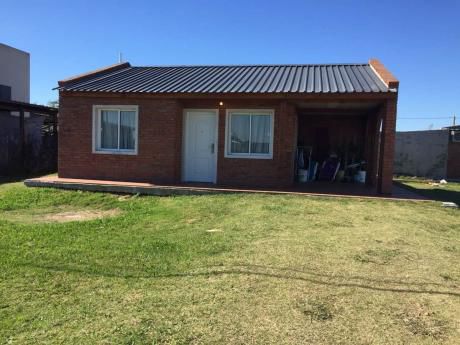 Hermosa Casa De 2 Dormitorios, A La Venta
