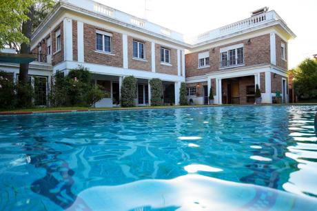 Carrasco Magnificent 4 Bdrm Residence