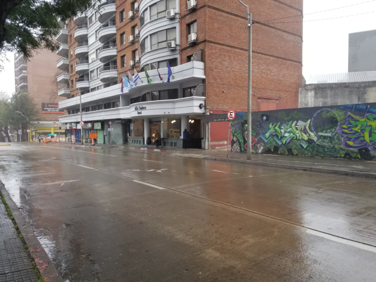 Alquiler de Cochera en Tres Cruces