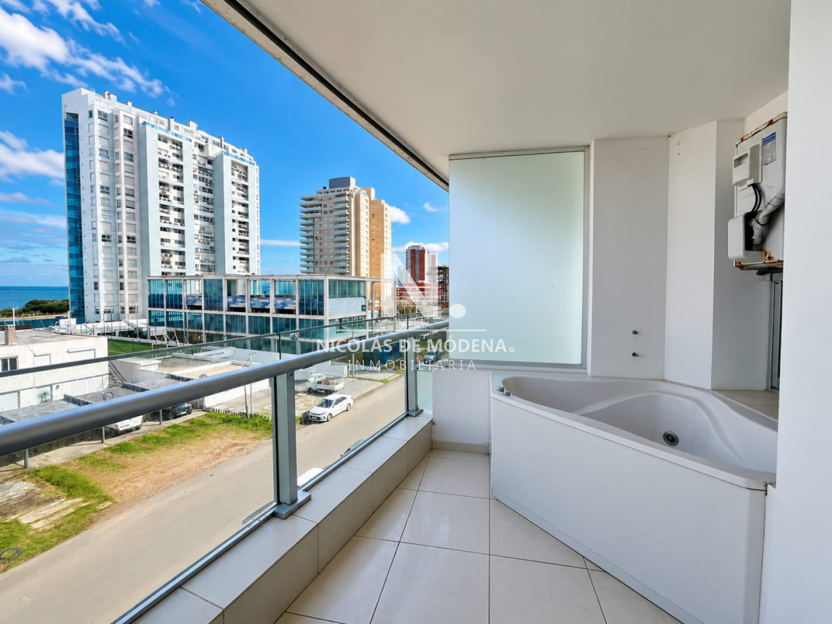 Apartamento en Venta y Alquiler, Mansa, Punta del Este, 2 Dormitorios.