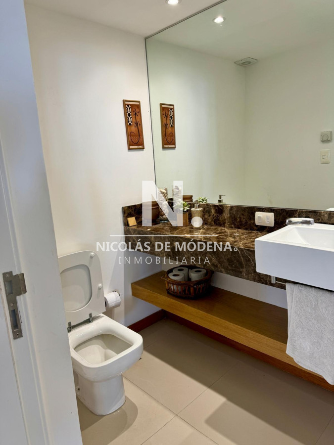 Departamento en venta de 3 dormitorios y dependencia en Tiburon III