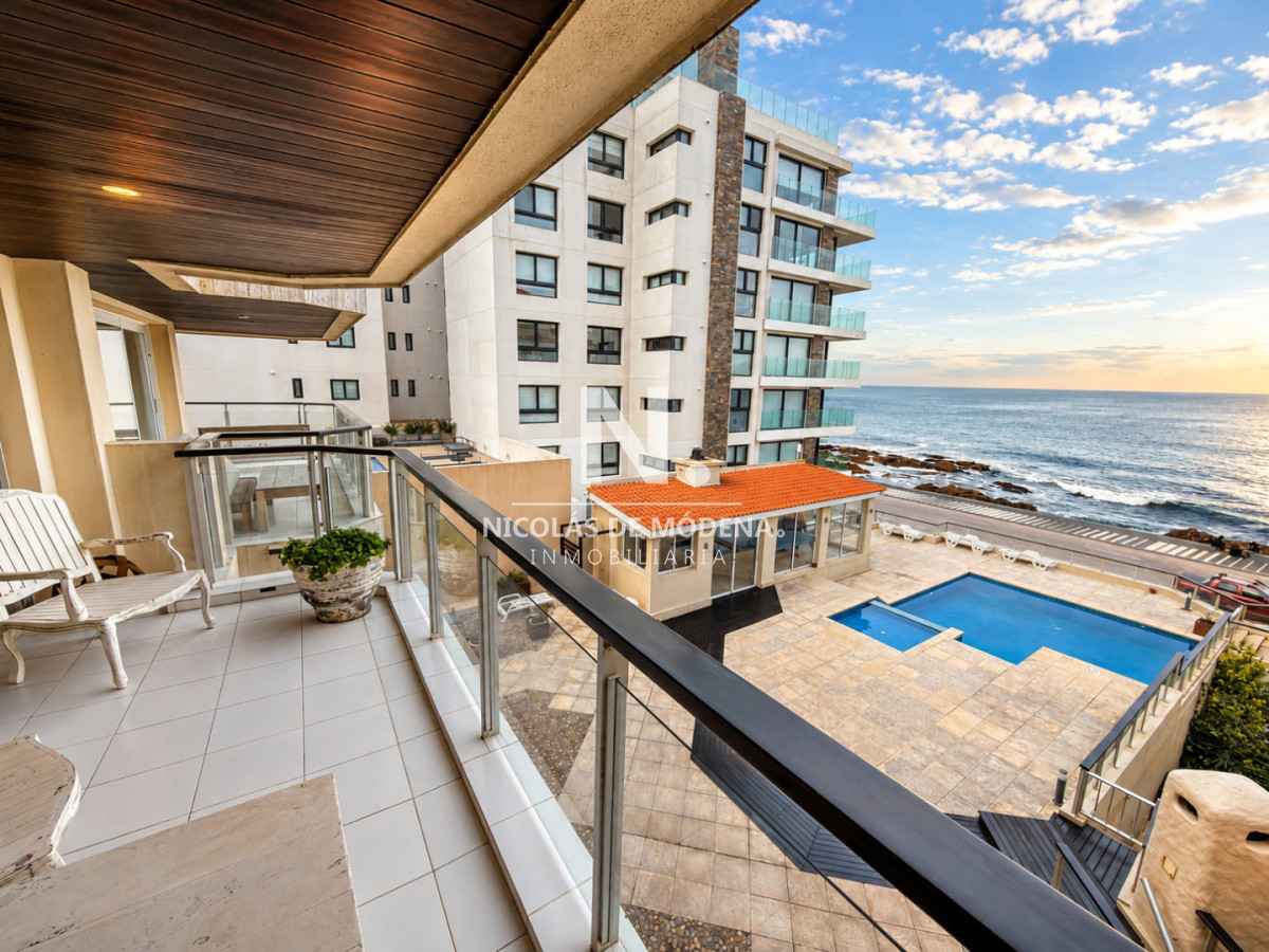 Apartamento de 3 dormitorios en Peninsula, Punta del Este