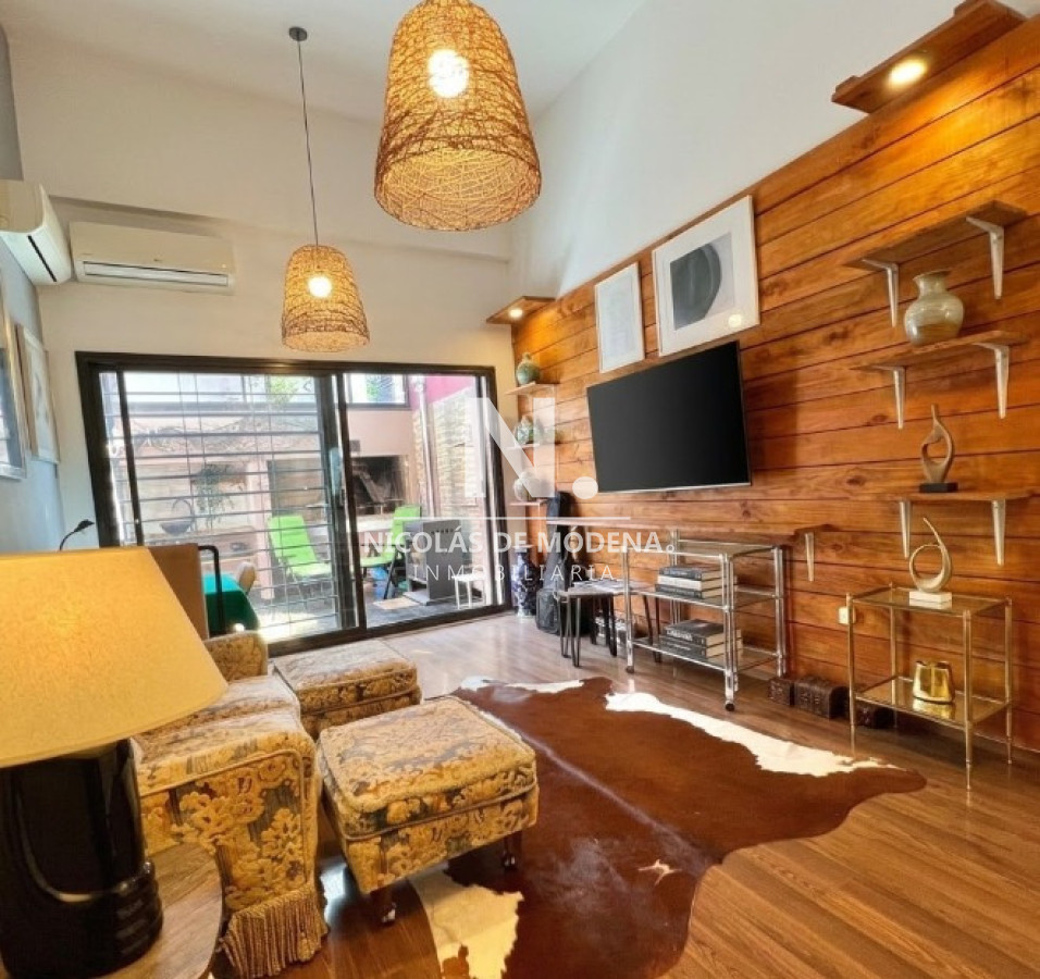 Casa en Venta de 2 Dormitorios Con Cochera En Pocitos, Montevideo