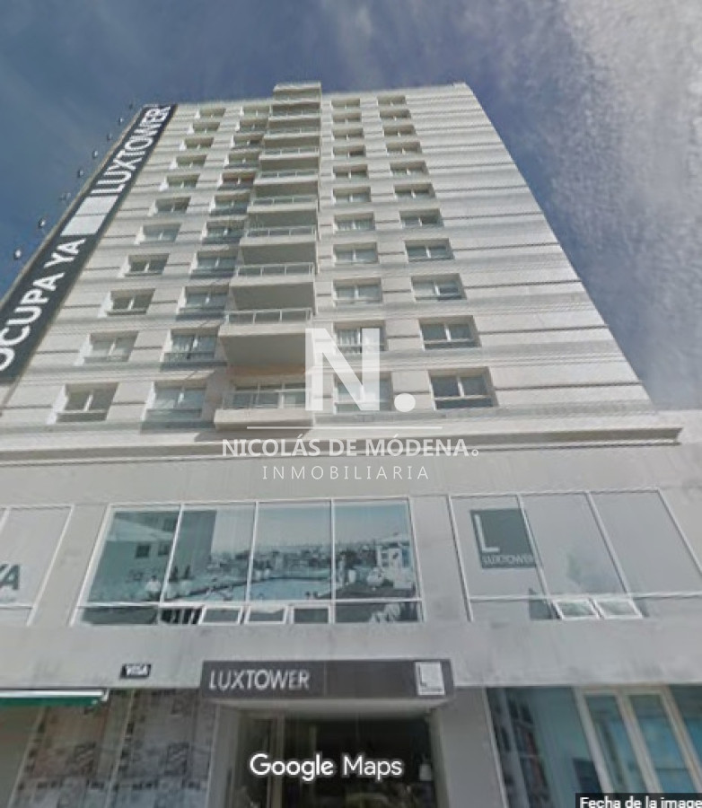 Monoambiente en venta en Lux Tower, en excdelnte ubicacion a pasos del mar.