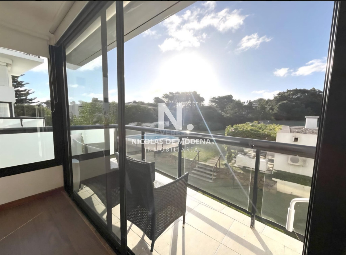 En venta apartamento duplex en Playa Brava, con vista impecable