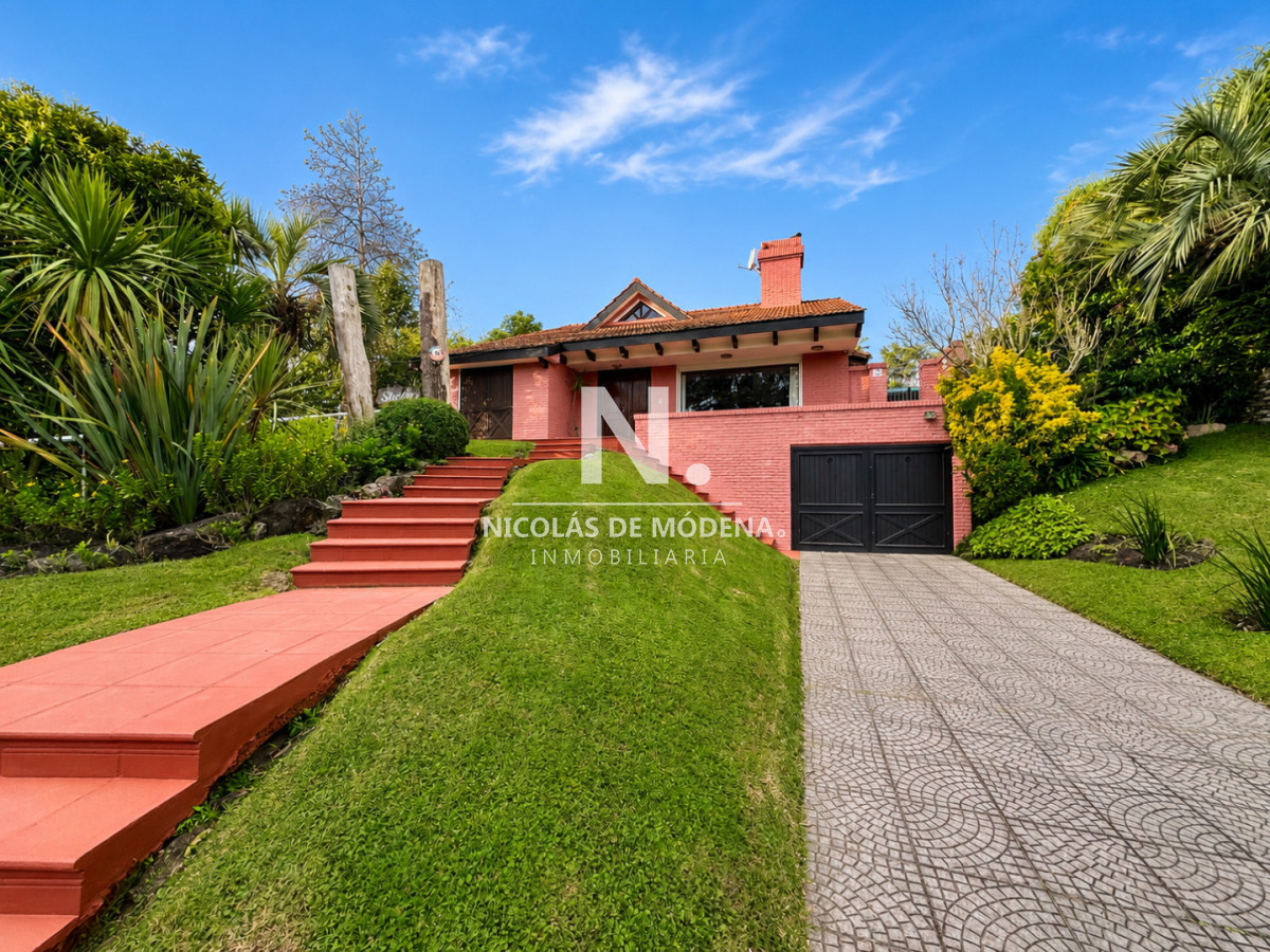 En venta casa de 2 plantas con 3 dormitorios en San Rafael, con piscina, parrillero y grandes espacios naturales