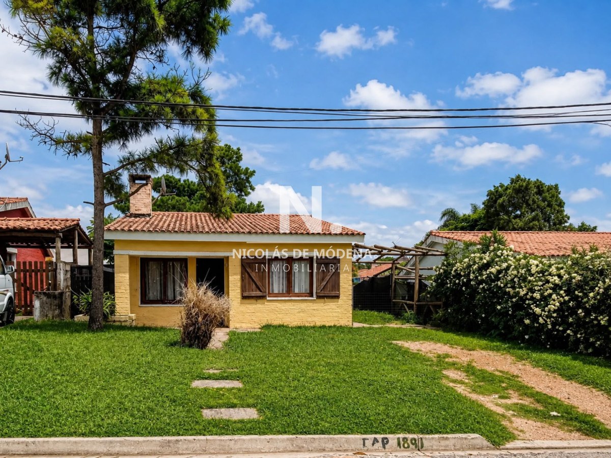 En venta casa de 3 dormitorios en Barrio el Cortijo.