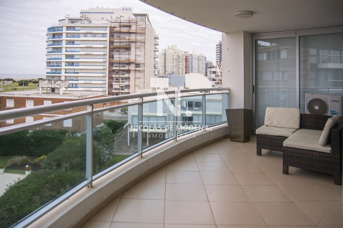 Hermoso Departamento en venta. Sol y Luna, 3 dormitorios + dependencia.