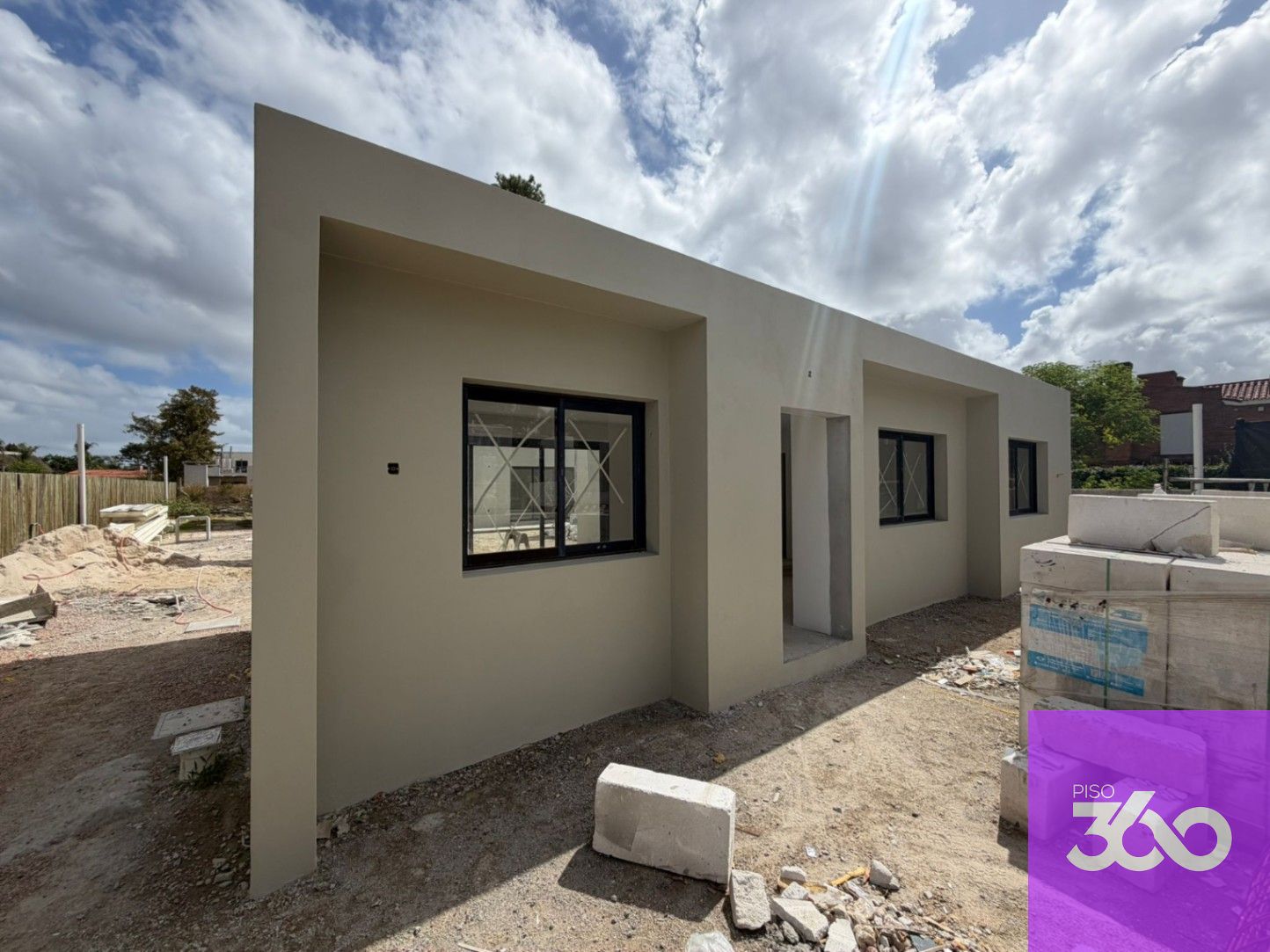 CASA EN VENTA 3 DORMITORIOS EN CIUDAD DE LA COSTA SOLYMAR SUR