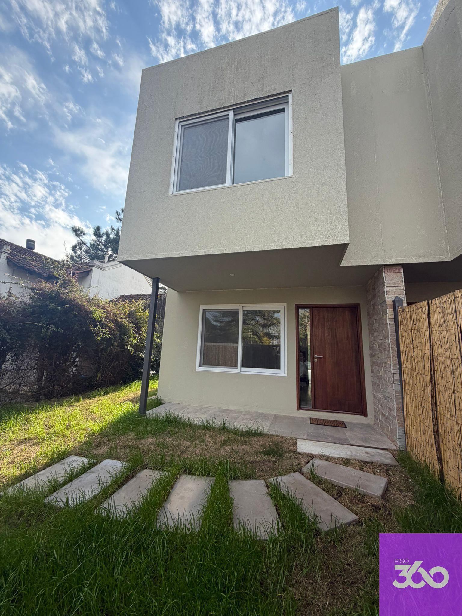 CASA EN ALQUILER PARQUE MIRAMAR 3 DORMITORIOS 3 BAÑOS SUITE