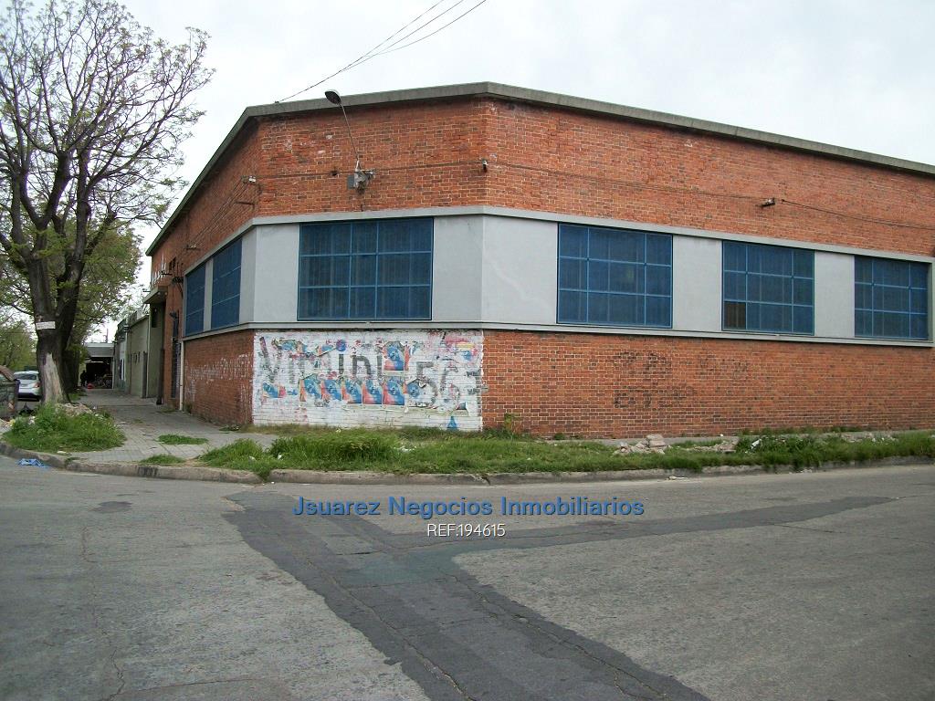 JS. BAJO DE PRECO-Muy buen local esquina en La Teja de 1300m2