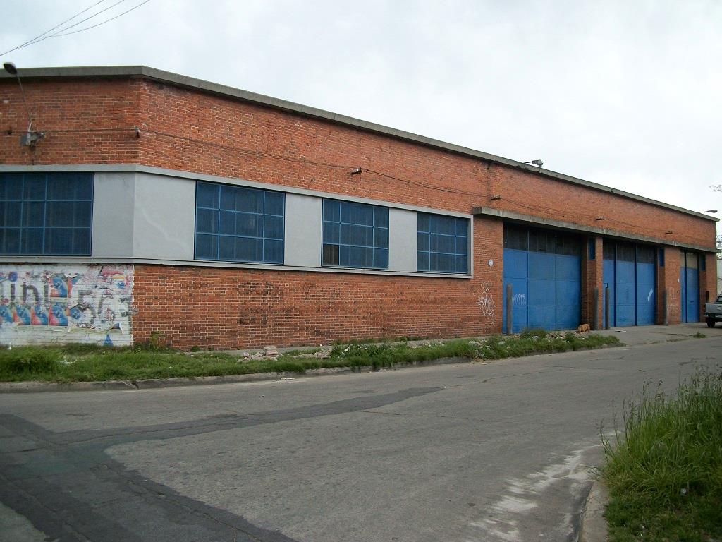 J.S BAJO DE PRECIO-Muy buen local de 1300m2 en la teja