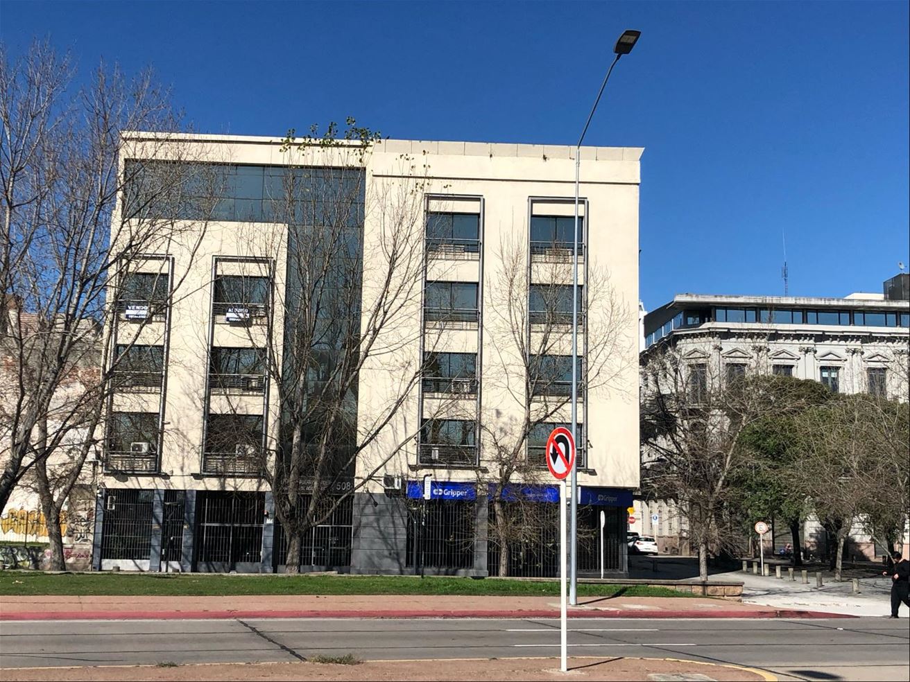 J.S. Oficina de 206 m2 sobre Rambla 25 de Agosto