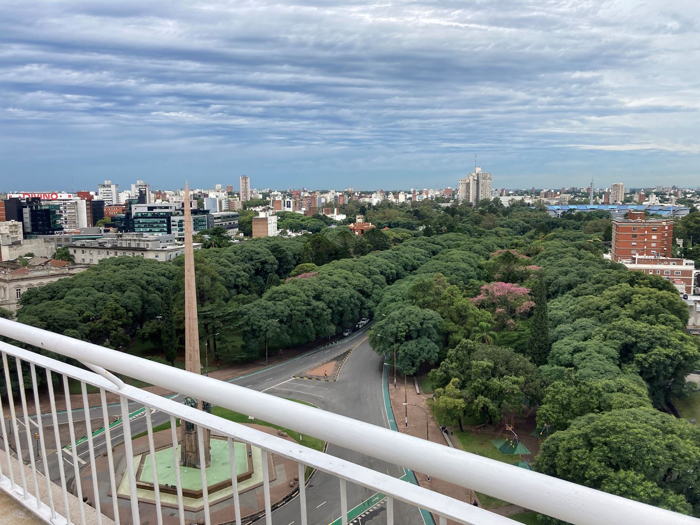 J.S. penthouse 1 dorm , garaje terraza B. Artigas y 18