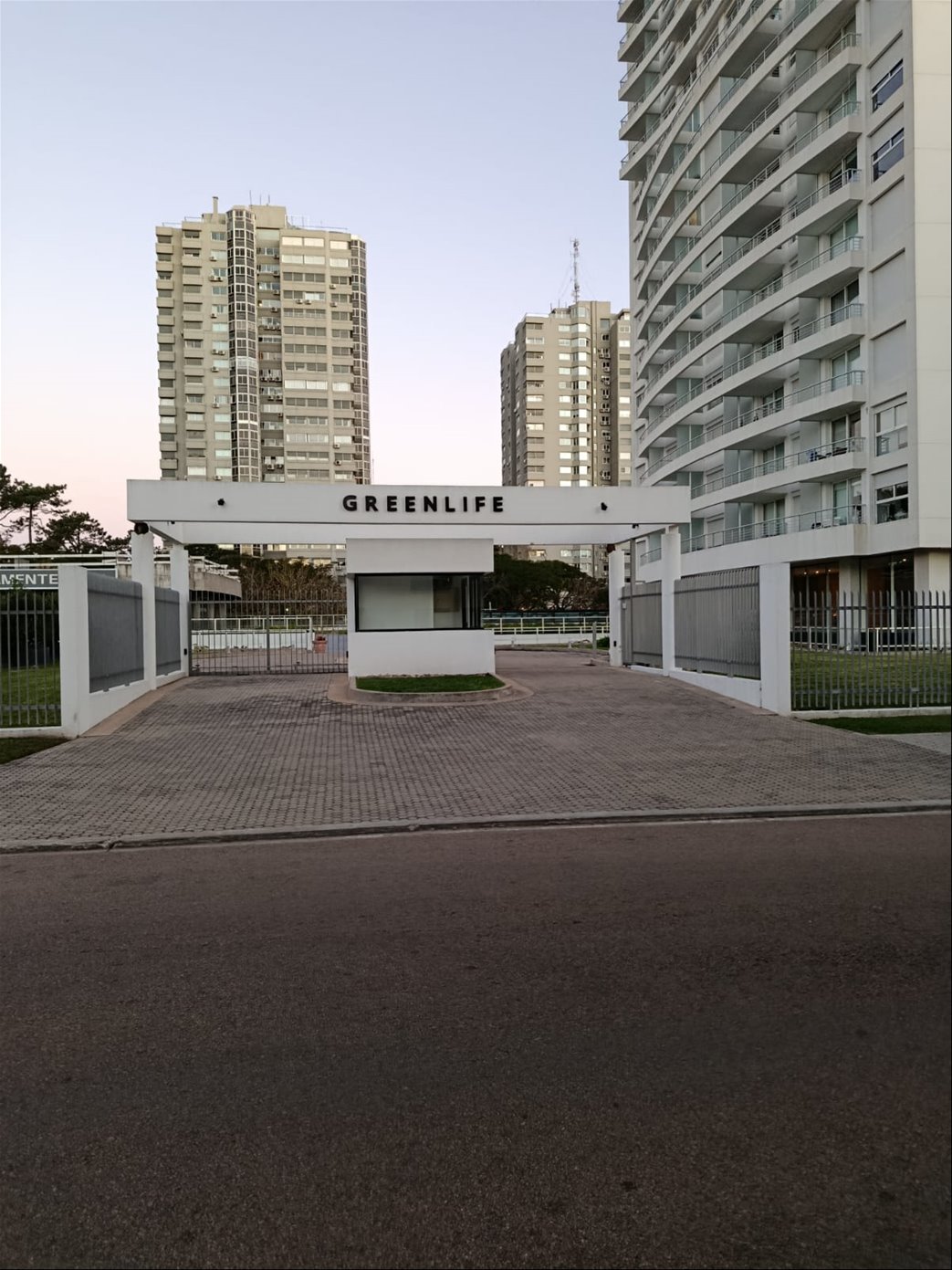 J.S precioso apartamento en torre Greenlife.