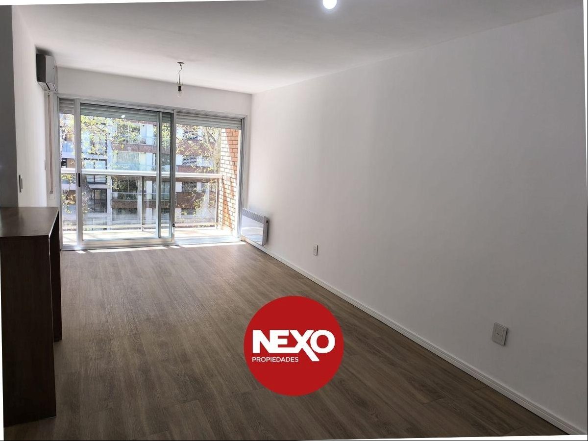 Av. Sarmiento pasos 21 de Setiembre y ORT. 2 y 2 baños, suite, terraza balcón orientada al norte con mucho sol, vista abierta y despejada · Foto 4
