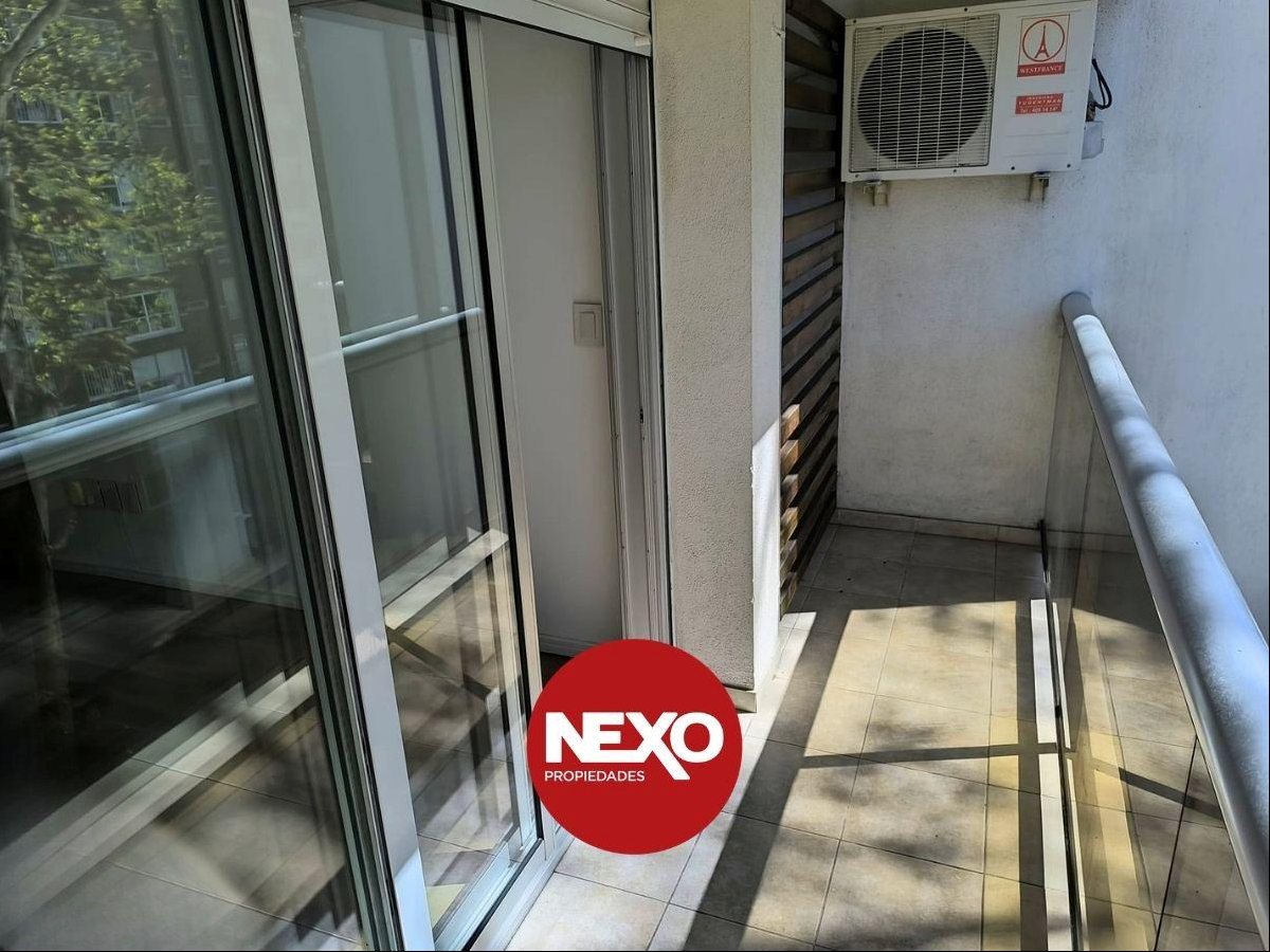Av. Sarmiento pasos 21 de Setiembre y ORT. 2 y 2 baños, suite, terraza balcón orientada al norte con mucho sol, vista abierta y despejada · Foto 4
