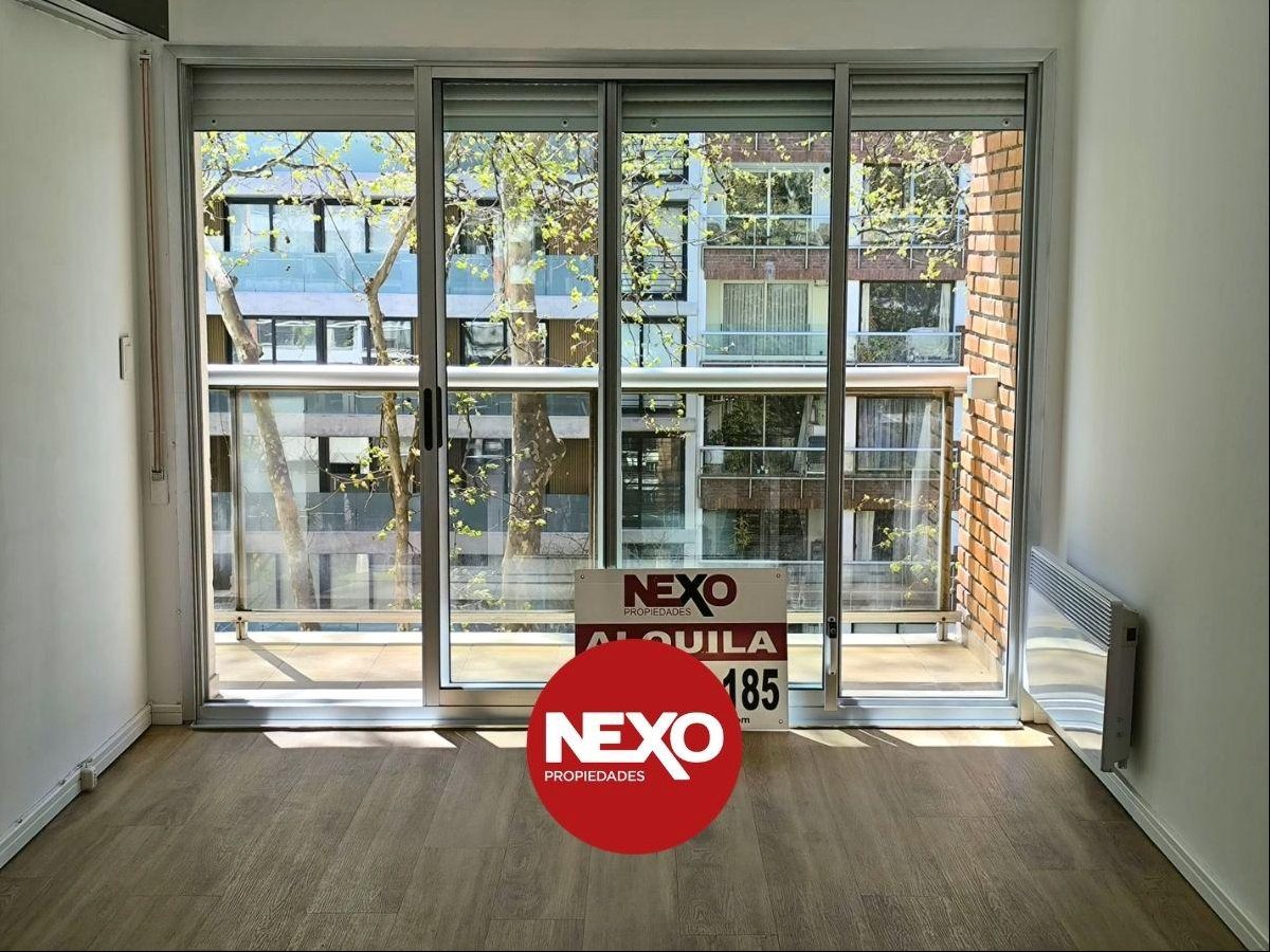 Av. Sarmiento pasos 21 de Setiembre y ORT. 2 y 2 baños, suite, terraza balcón orientada al norte con mucho sol, vista abierta y despejada · Foto 3