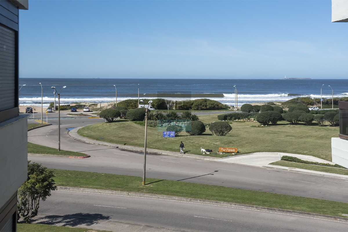 Apartamento en Venta de 2 dormitorios en Edificio Panorama , Punta del este