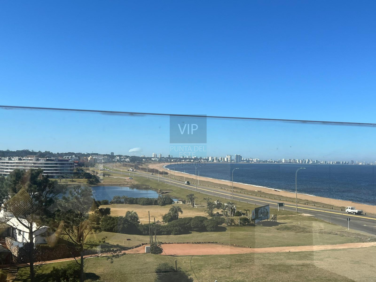 Te gustaría vivir frente al Mar en Punta del Este. Esta es tu oportunidad