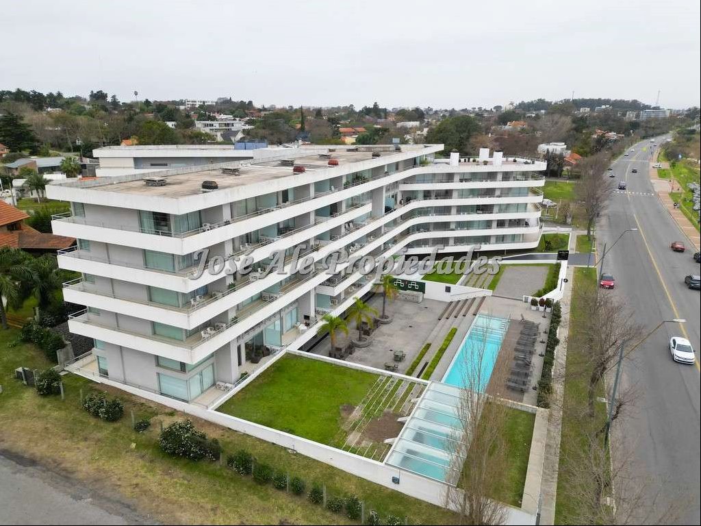 EN ALQUILER ?NUEVO PRECIO ? HERMOSO APARTAMENTO UBICADO EN LA RAMBLA COSTANERA, COLONIA