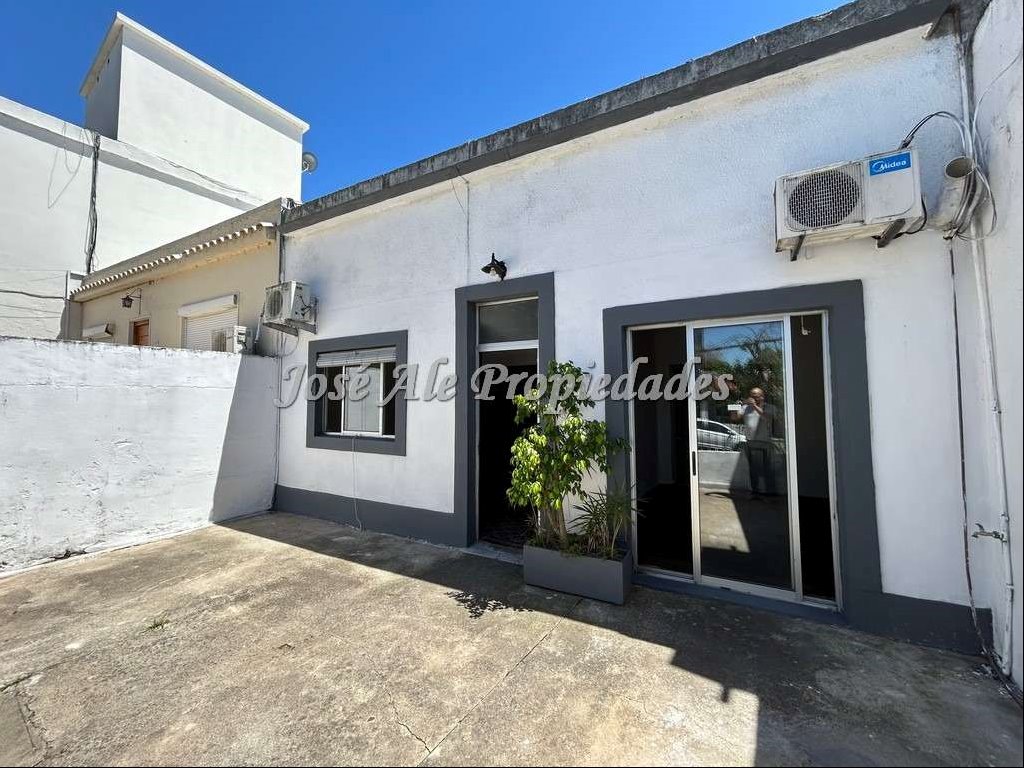 PROXIMAMENTE EN ALQUILER CASA UBICADA A 50M DE AV ARTIGAS, EN EL CENTRO DE COLONIA.