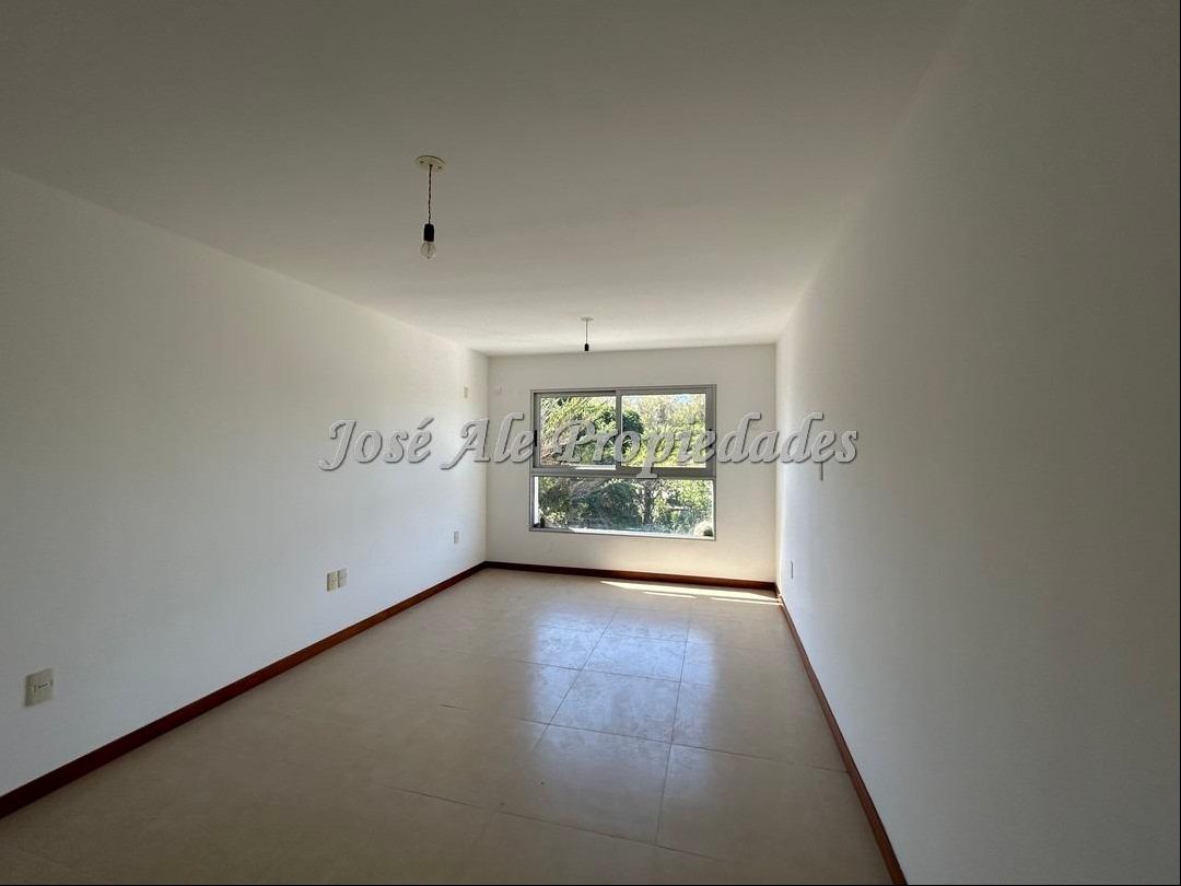 EN ALQUILER MONOAMBIENTE SOBRE LA RAMBLA DE COLONIA. · Photo 2