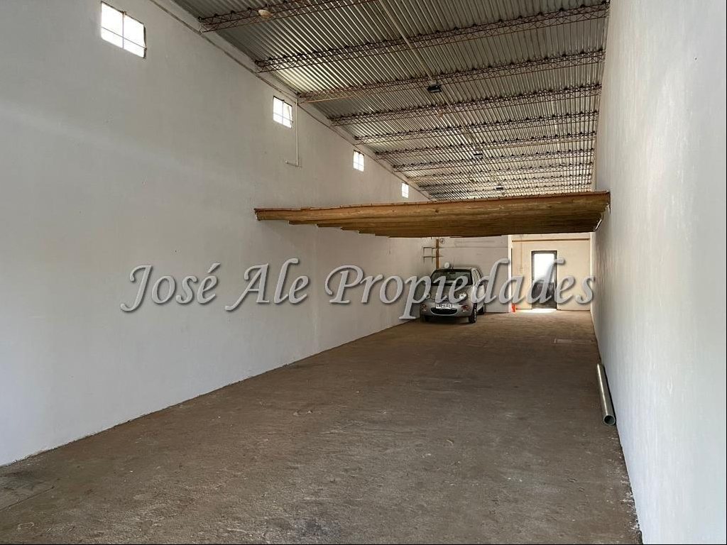 EN ALQUILER AMPLIO GALPÓN DE 130M2 UBICADO EN EL BARRIO EL GENERAL, COLONIA. · Foto 2