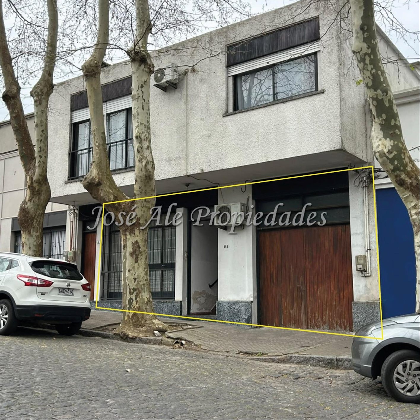 EN VENTA CASA CENTRICA DE 5 DORMITORIOS IDEAL FAMILIA NUMEROSA O PROYECTO COMERCIAL, COLONIA.