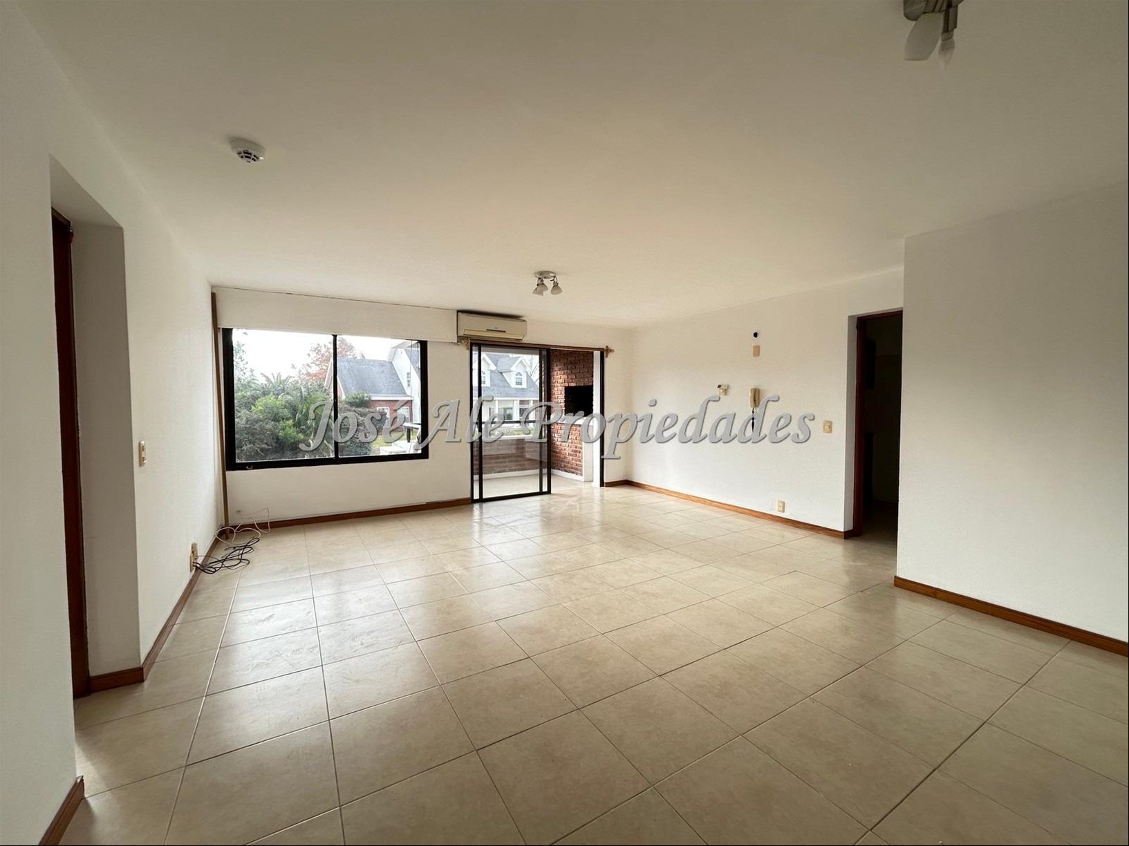 EN ALQUILER APARTAMENTO DE 1 DORMITORIO, SOBRE LA RAMBLA DE COLONIA. · Photo 4