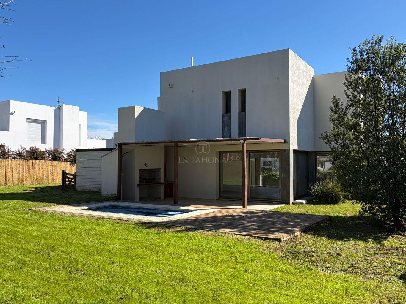 Casa en alquiler - ref 410