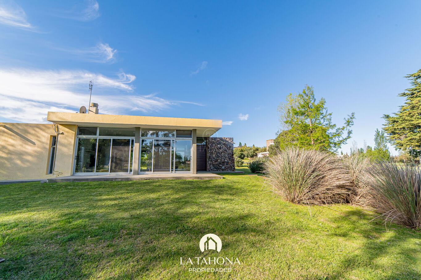 Casa en venta y alquiler - Ref 59 · Foto 1