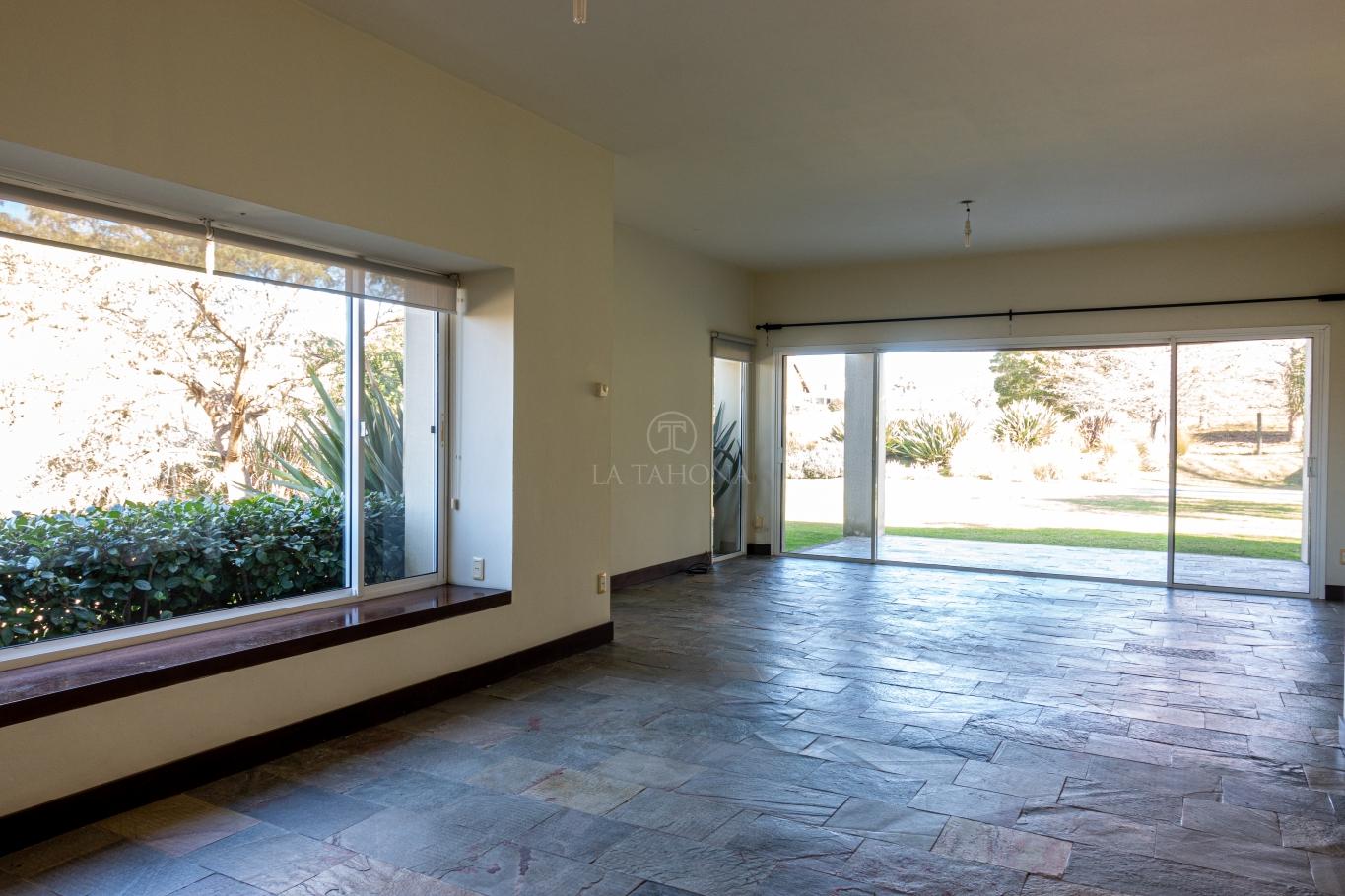 Casa en venta - Ref. 529
