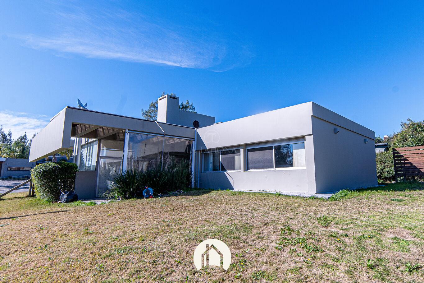 Casa en venta y alquiler - ref. 44