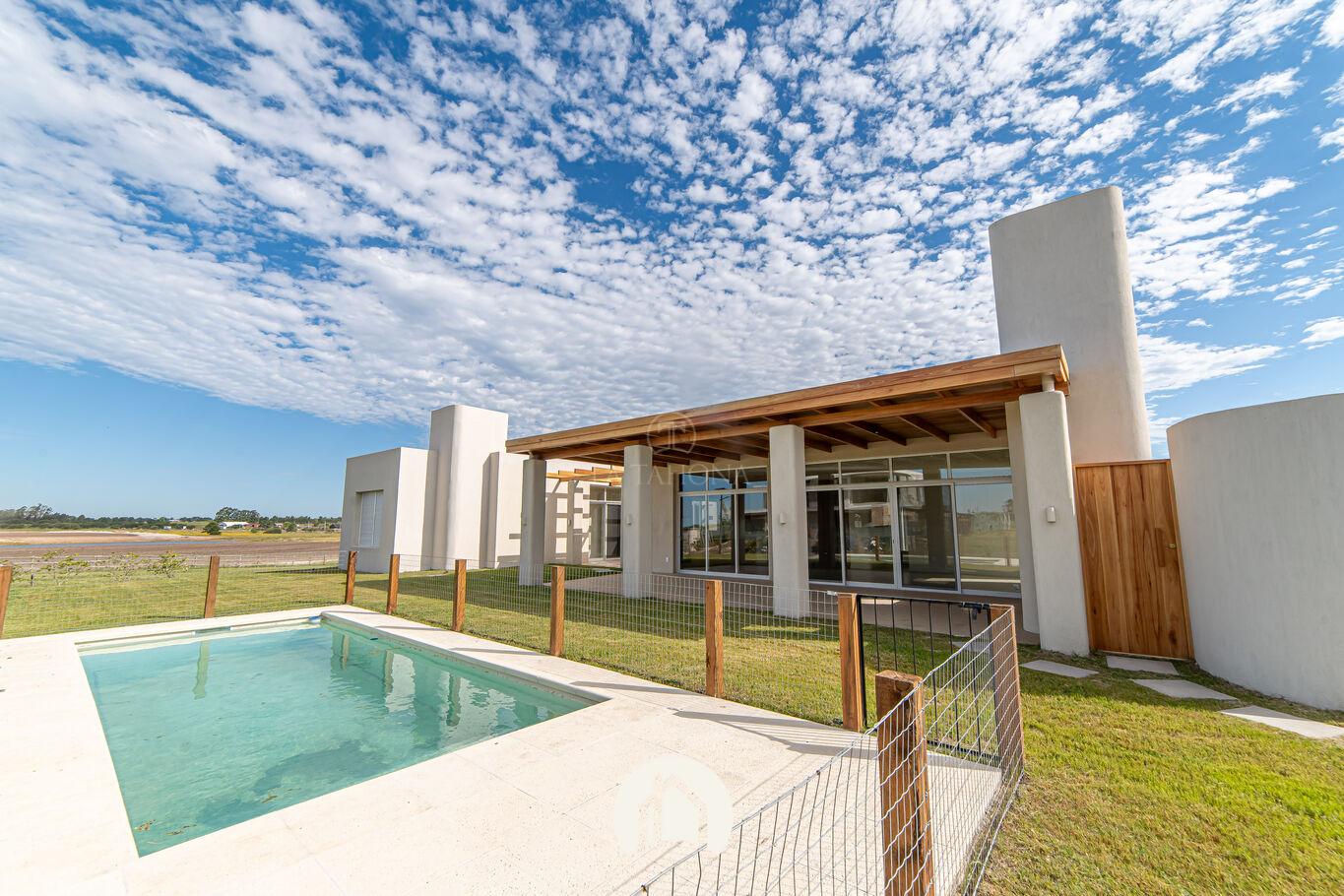 Casa en venta - Ref. 746
