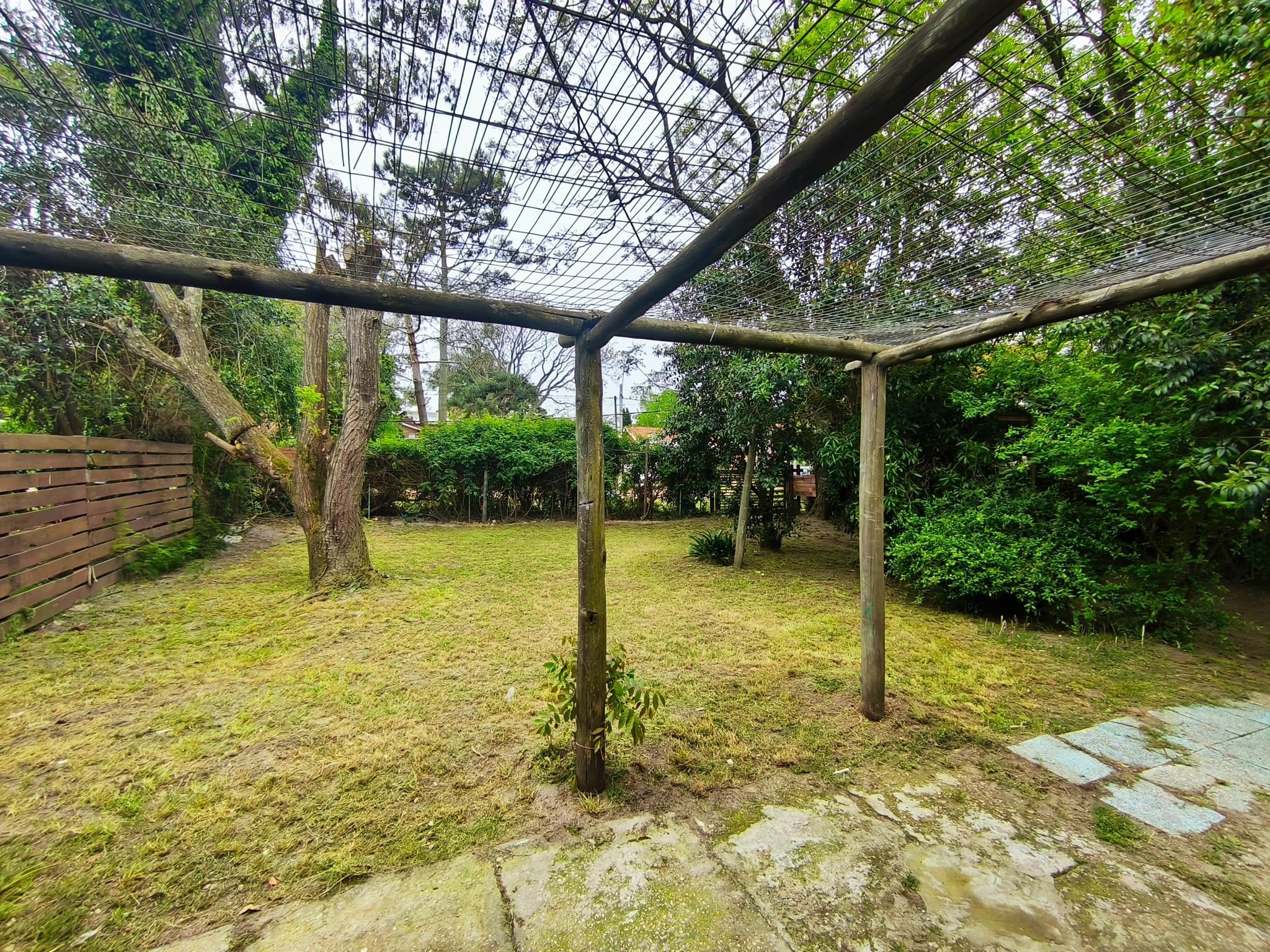 Casa en Alquiler en El Pinar de 2 Dormitorios con jardin y parrillero · Foto 7