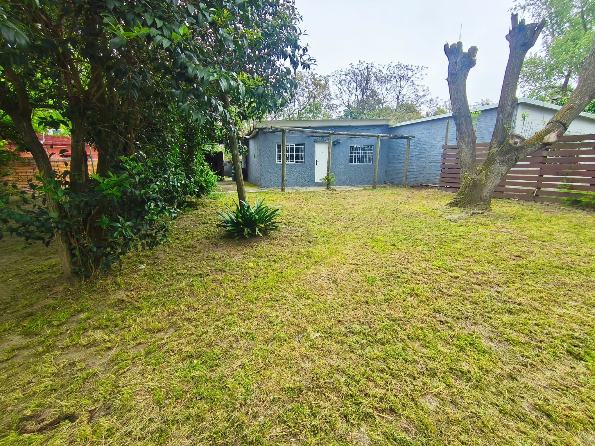 Casa en Alquiler en El Pinar de 2 Dormitorios con jardin y parrillero · Foto 6