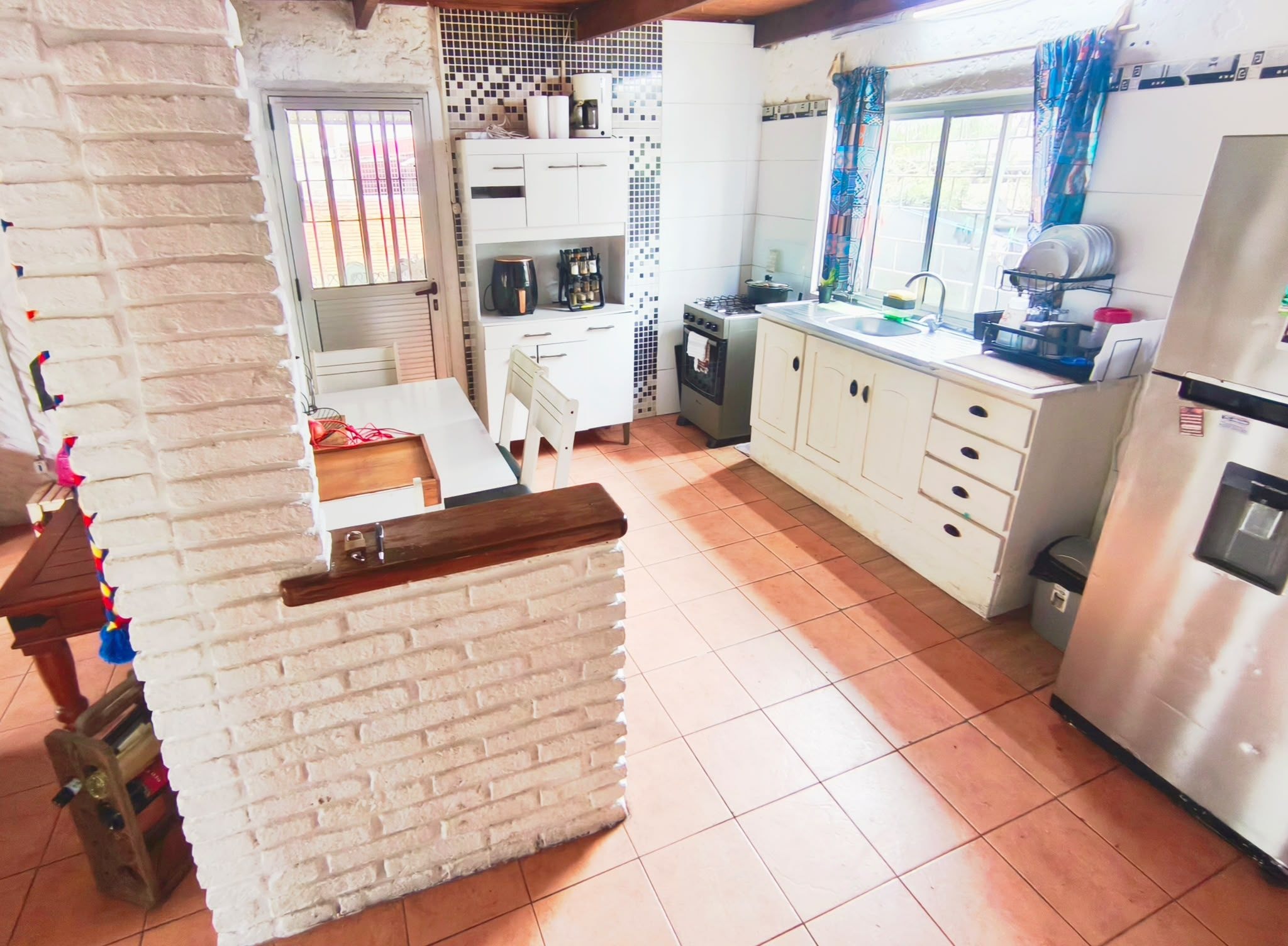Casa en Alquiler en El Pinar de 2 Dormitorios con jardin y parrillero · Foto 2