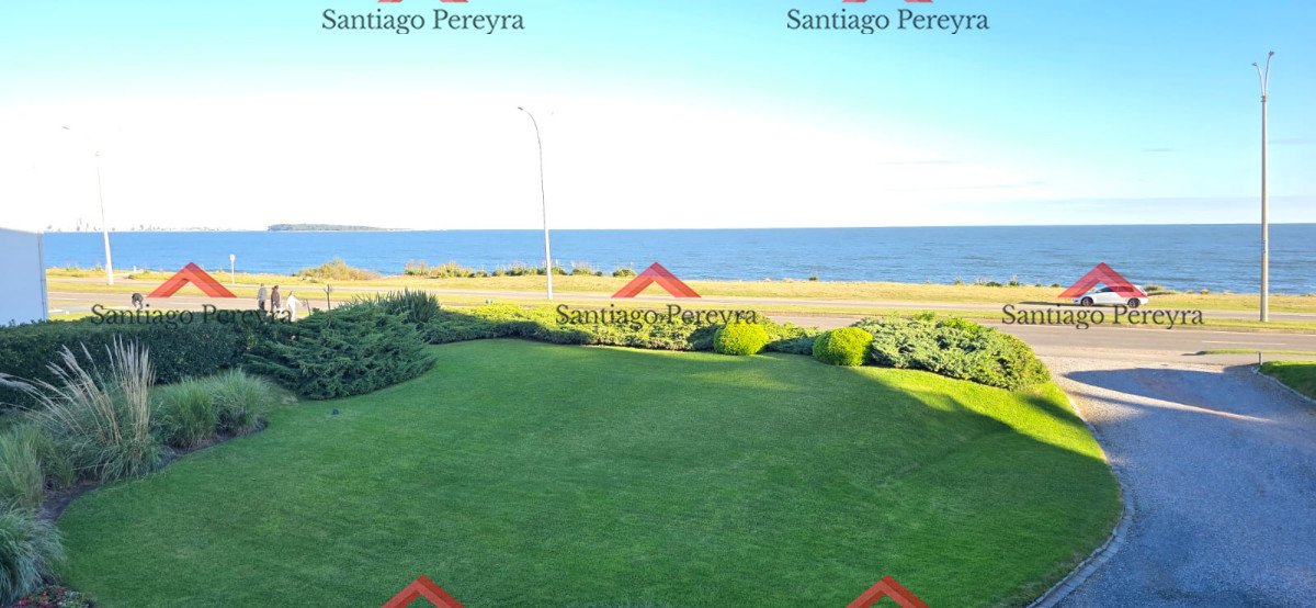 Si te gusta despertar en un departamento frente al mar con vistas al puerto e Isla Gorriti ésta es tu próxima inversión