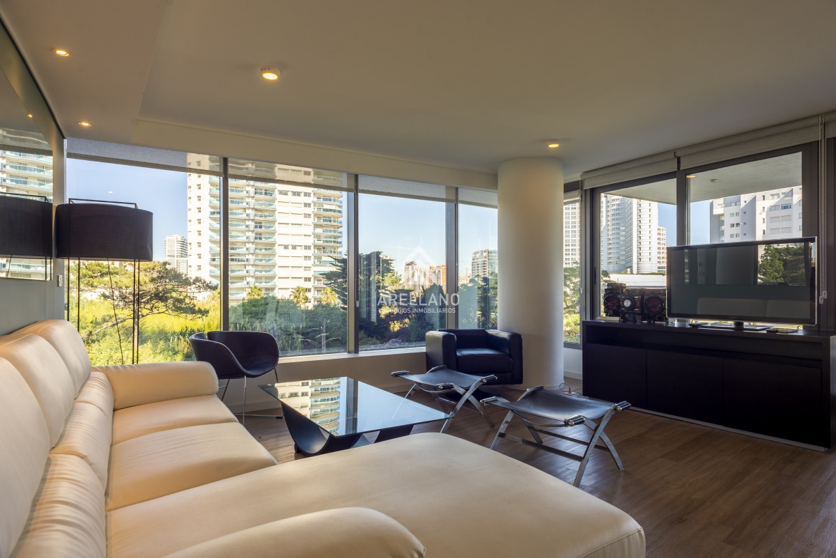 Departamento de 3 dormitorios playa mansa - Punta del Este