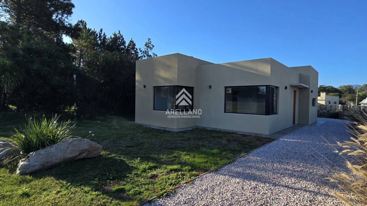Casa Venta A Estrenar de 3 Dormitorios 2 Baños en Playa Hermosa - RENACER