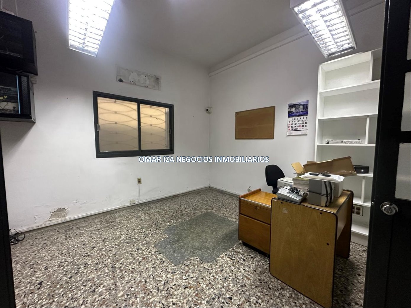 Venta y alquiler local industrial Sayago, galpón deposito con oficinas y acceso de camiones · Foto 9