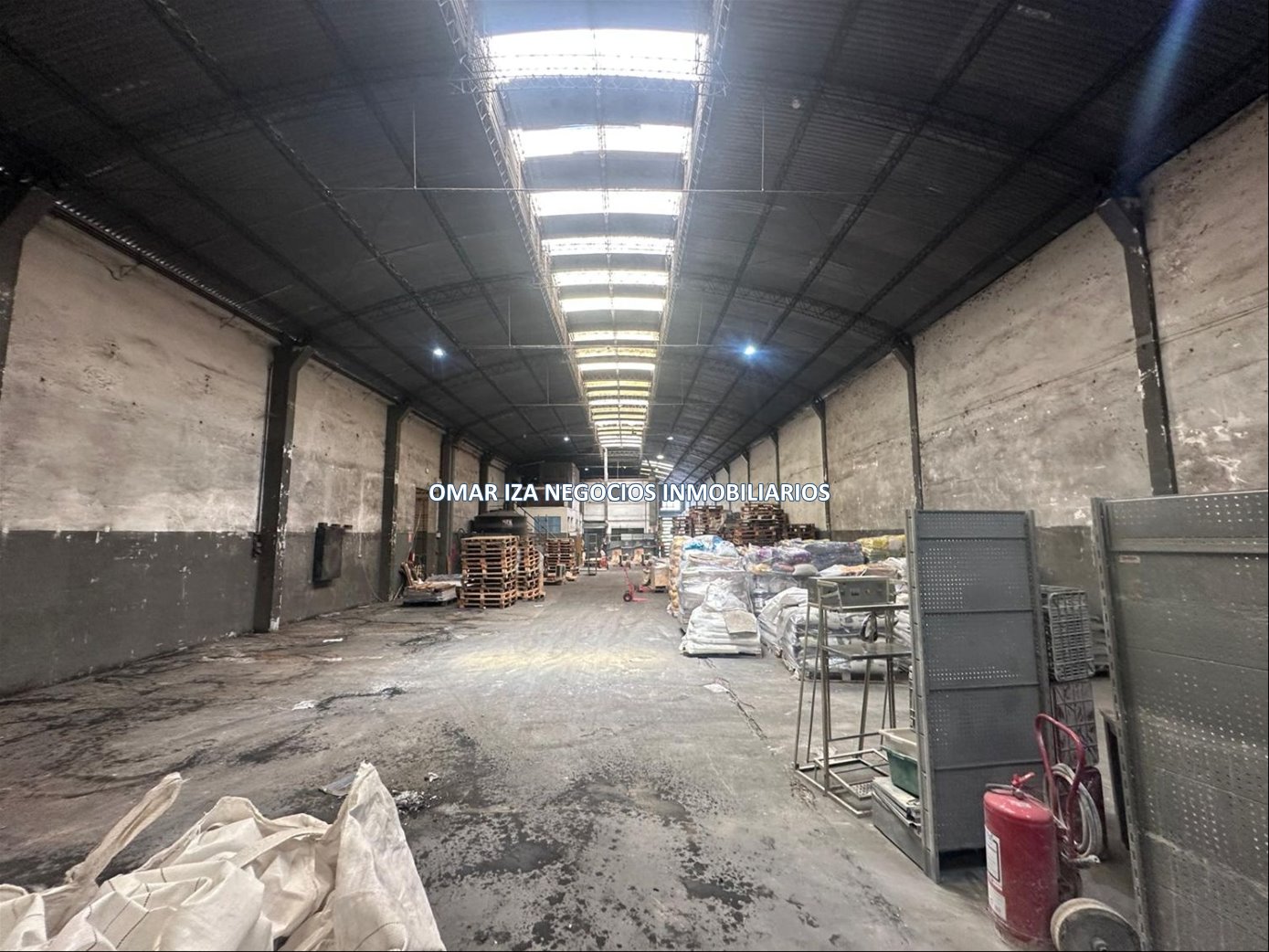 Venta y alquiler local industrial Sayago, galpón deposito con oficinas y acceso de camiones · Foto 3
