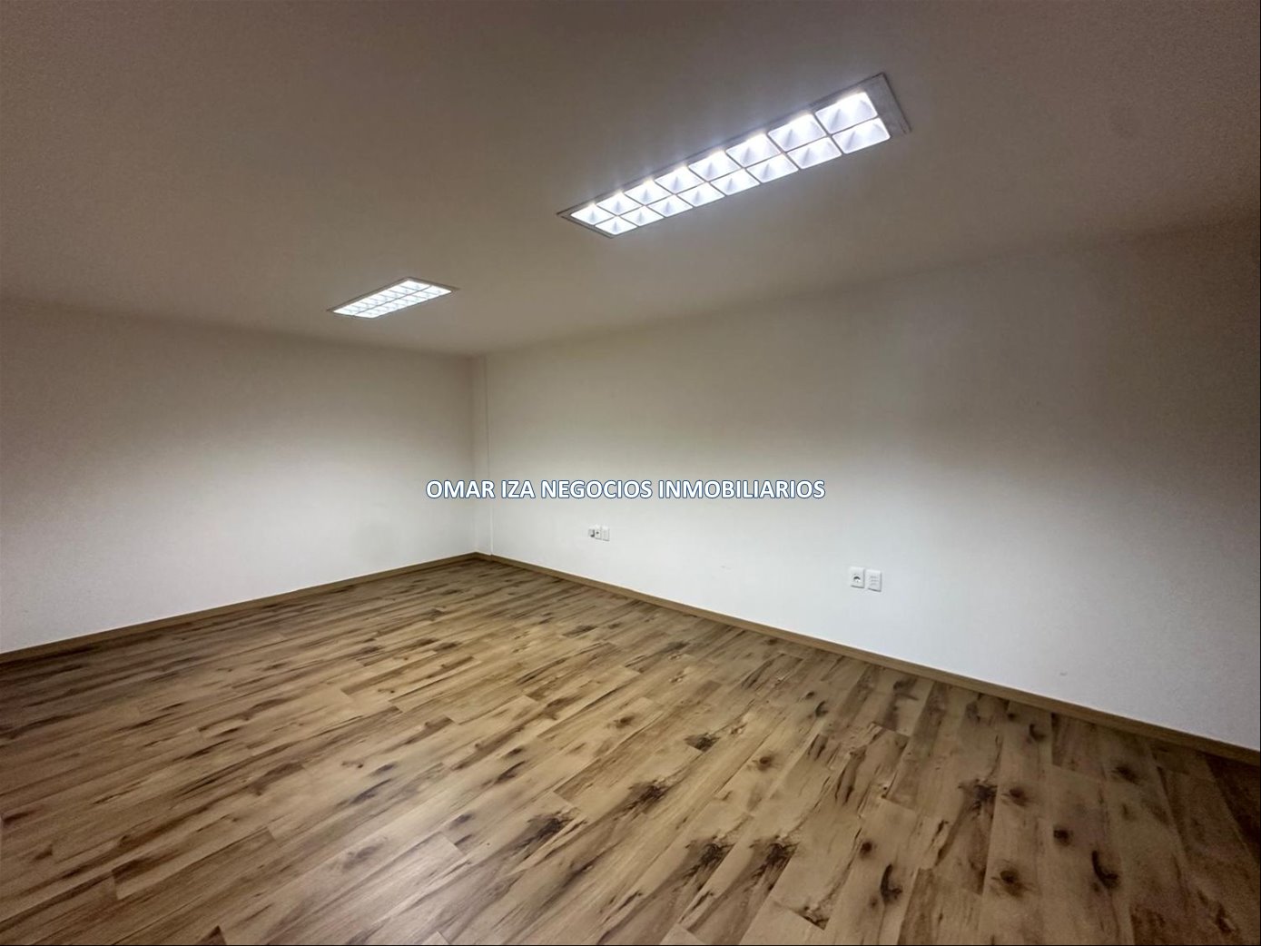 Venta y alquiler local industrial Sayago, galpón depósito con oficinas y acceso de camiones · Foto 7