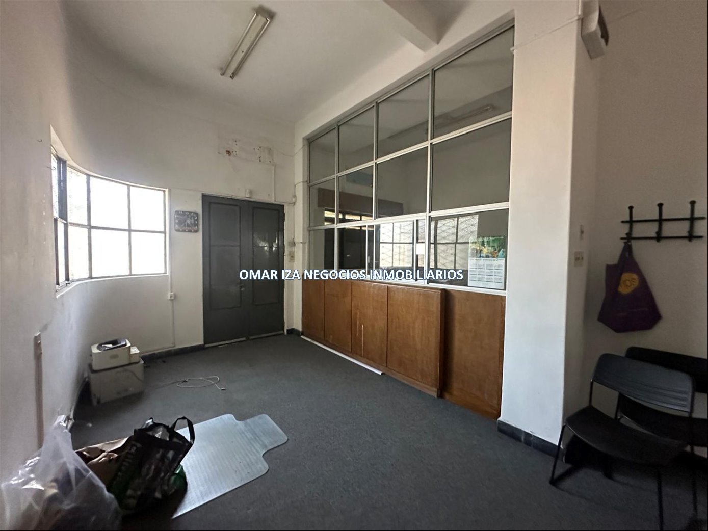 Venta y alquiler local industrial Sayago, galpon para depósito con oficinas y servicios completos · Foto 9