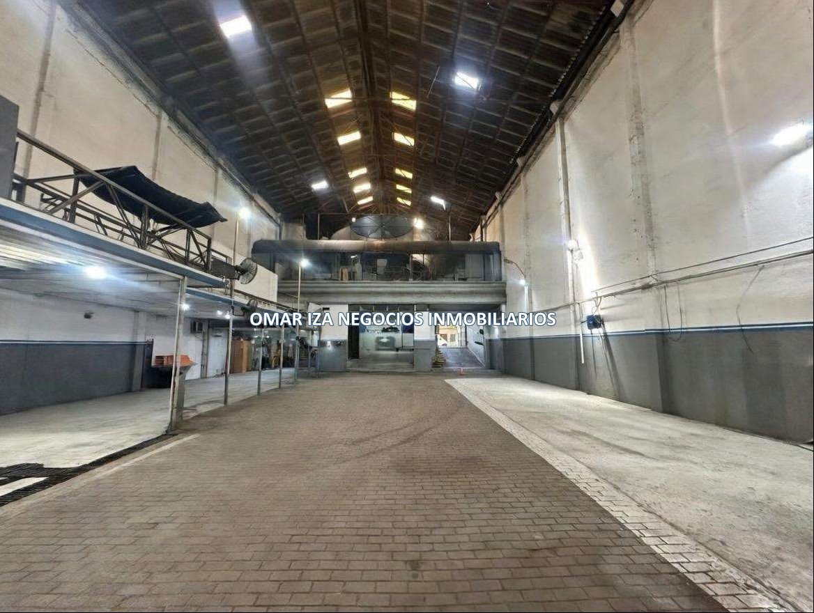 ALQUILER LOCAL COMERCIAL EN POCITOS, 1548M2 EDIFICADOS, ENTRADA DE CAMIONES, EXCELENTE UBICACION · Foto 4